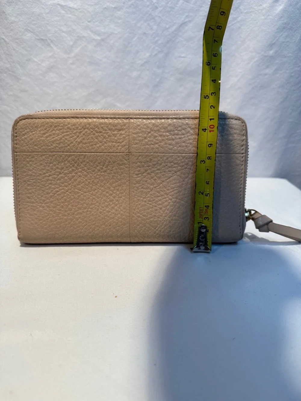 Tory Burch Taupe Pebbled Leather Zip Wallet with Logo - Picture 4 of 12